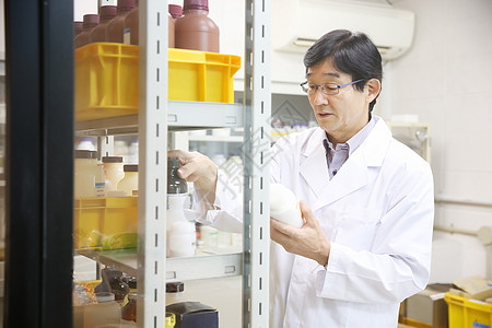 化學生物研究人員 生物制劑研發的領航者